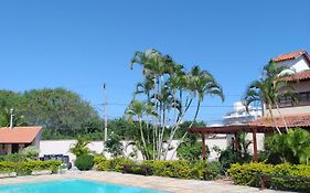 Condominio Encantador Com Piscina Em Itauna